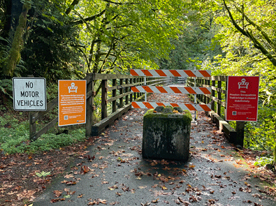 Preston Snoqualmie Trail bridge closure signage